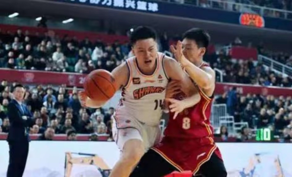 热门球队纷纷获胜，CBA联赛场面火爆